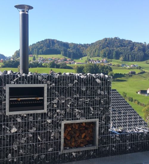 Steinkorb Mit Grilleinsatz Und Holzlager 8598 Bottighofen